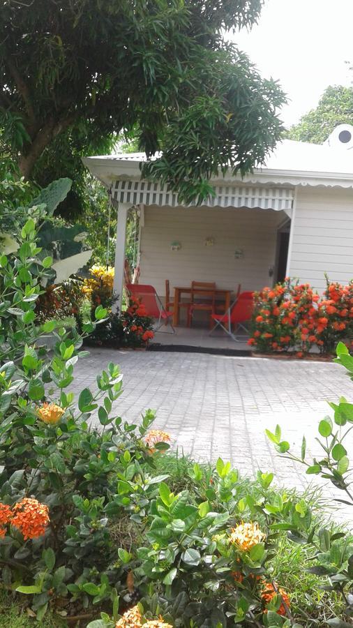 Bungalow Le Manikou Le Robert Eksteriør bilde